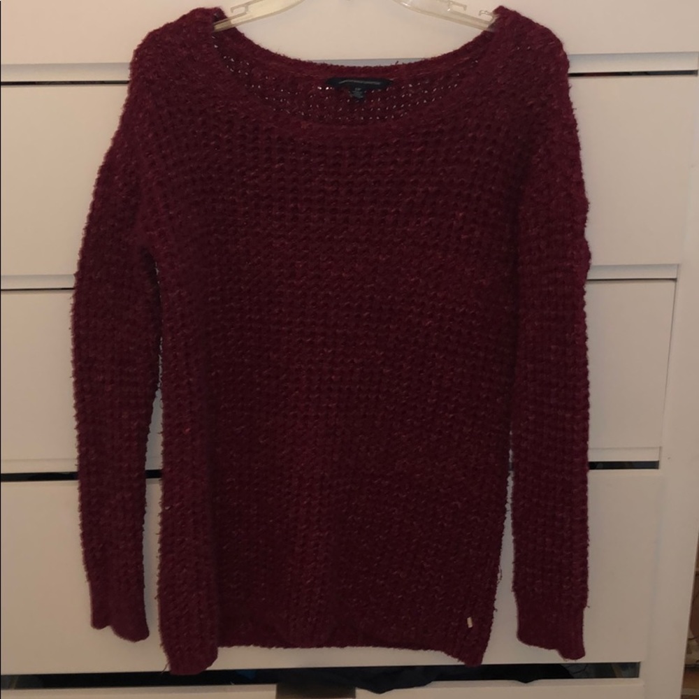American Eagle maroon sweater